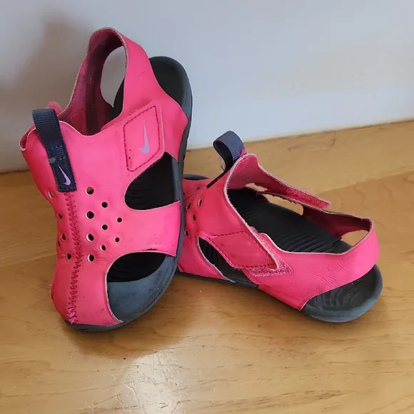 Nike Bright Pink Kids' Sandals - Picture 3 of 3